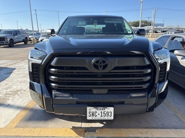 2023 Toyota Tundra SR5 CrewMax photo 4