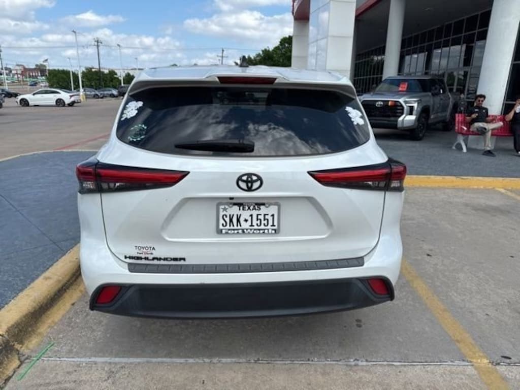 Used 2022 Toyota Highlander L SUV