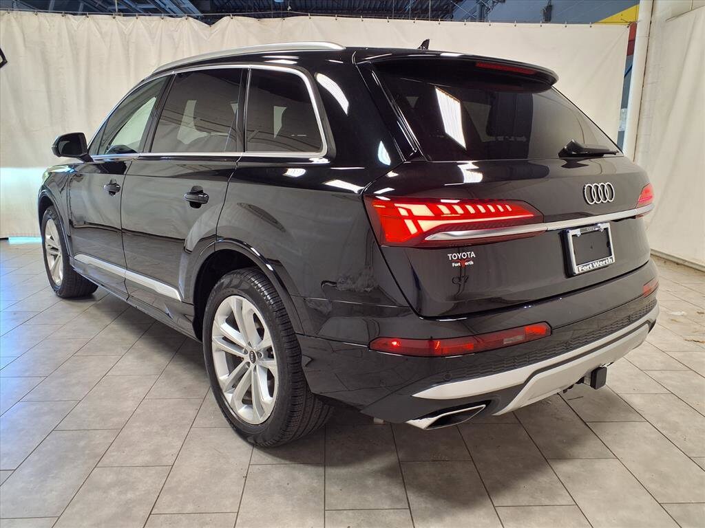 2025 Audi Q7 55 Premium Plus photo 4
