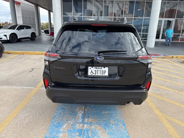 2025 Subaru Forester Premium photo 4