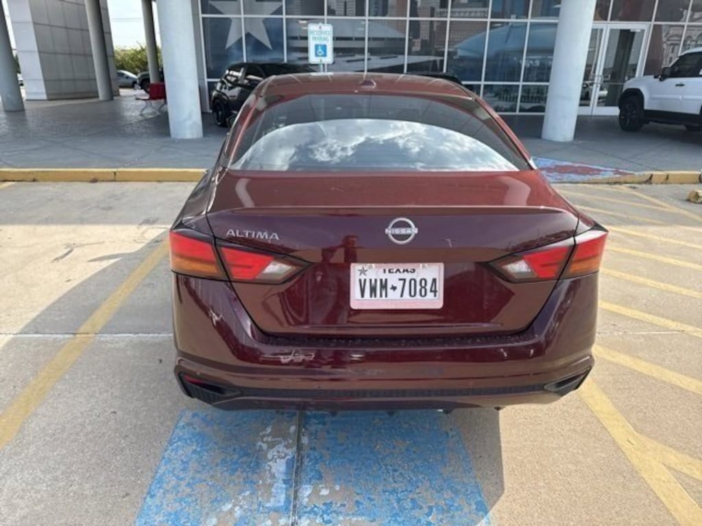 Used 2025 Nissan Altima SV Sedan