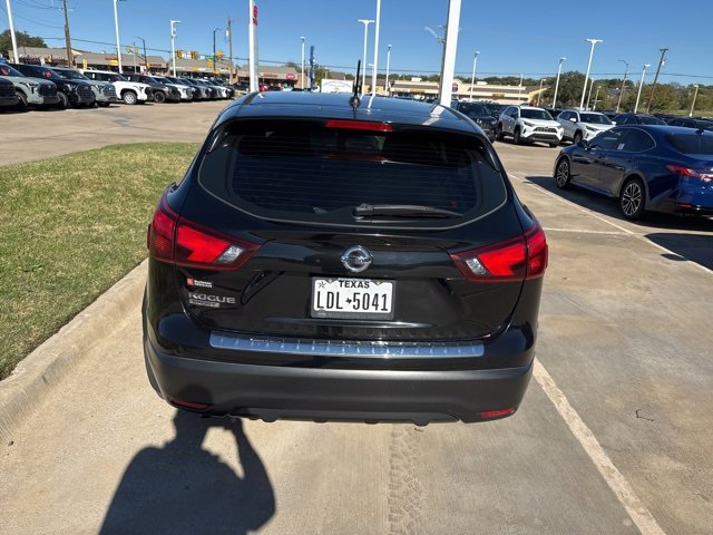 2018 Nissan Rogue Sport S photo 4