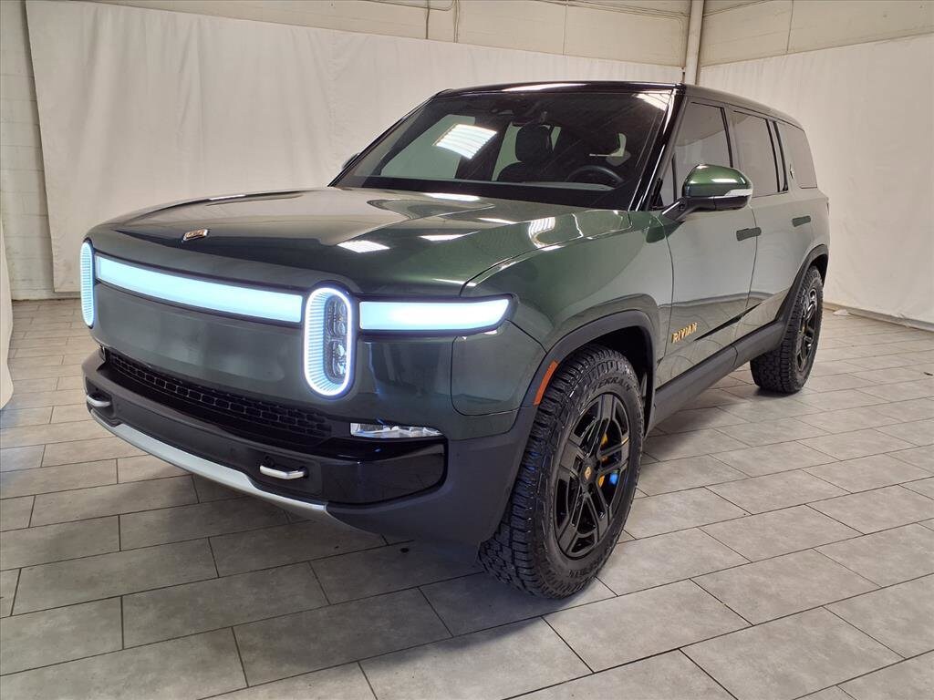 2023 Rivian R1S Adventure photo 2