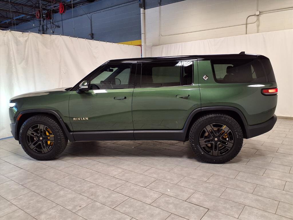 2023 Rivian R1S Adventure photo 3