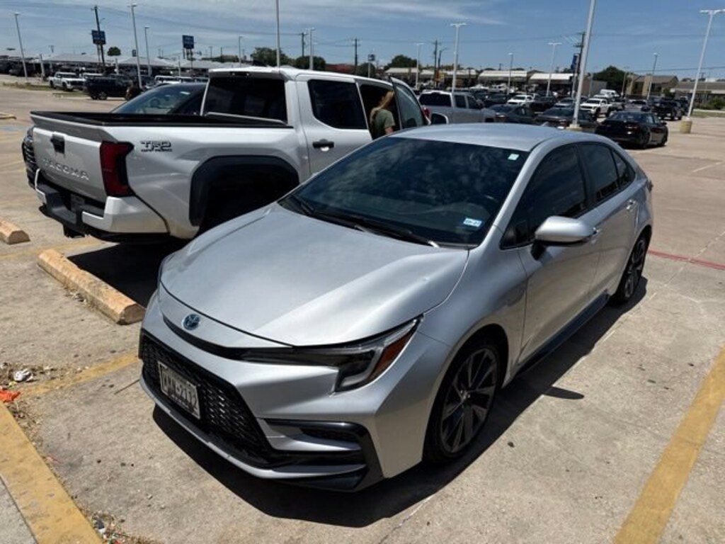 Used 2025 Toyota Corolla Hybrid LE Sedan