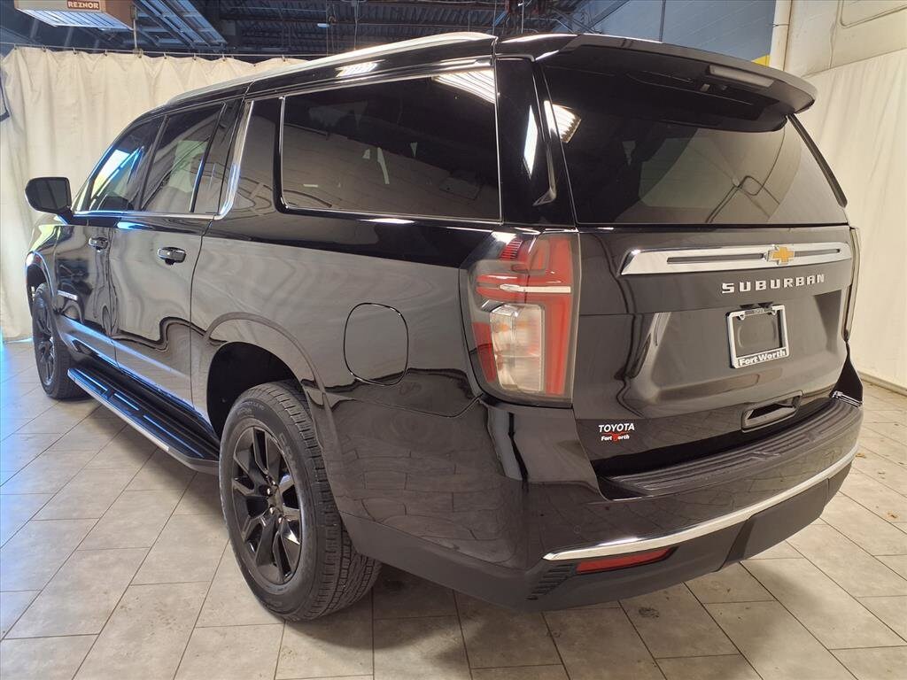2023 Chevrolet Suburban LS photo 3