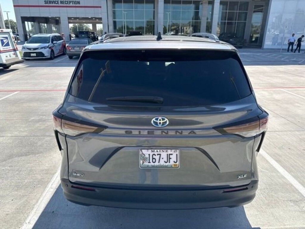 Used 2025 Toyota Sienna XLE 8 Passenger Van Passenger Van