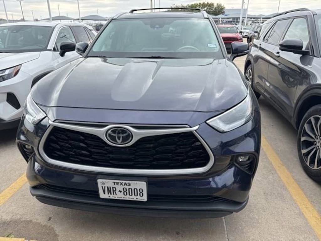 Used 2021 Toyota Highlander XLE SUV