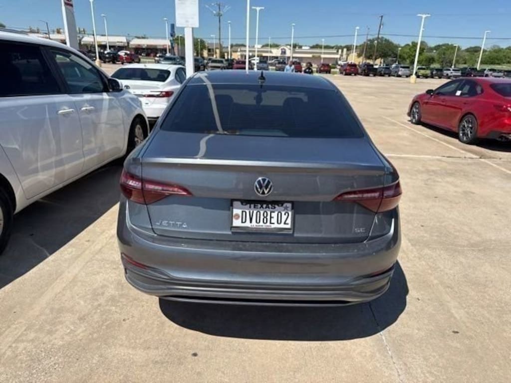 Used 2024 Volkswagen Jetta 1.5T SE Sedan