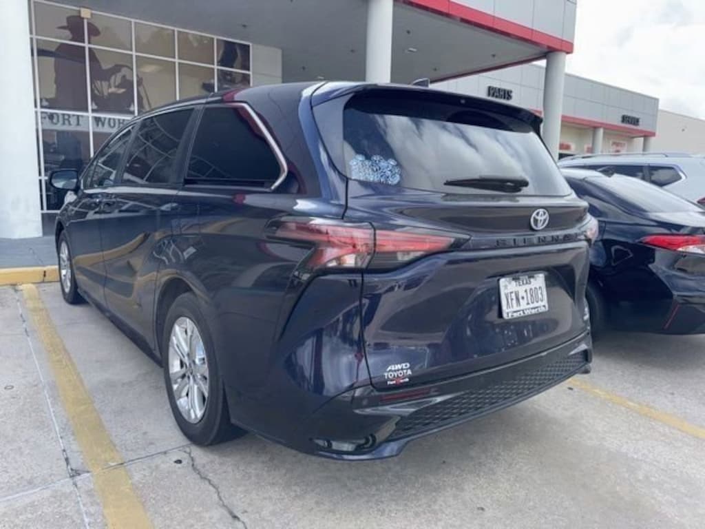 Used 2022 Toyota Sienna XSE 7 Passenger Van Passenger Van