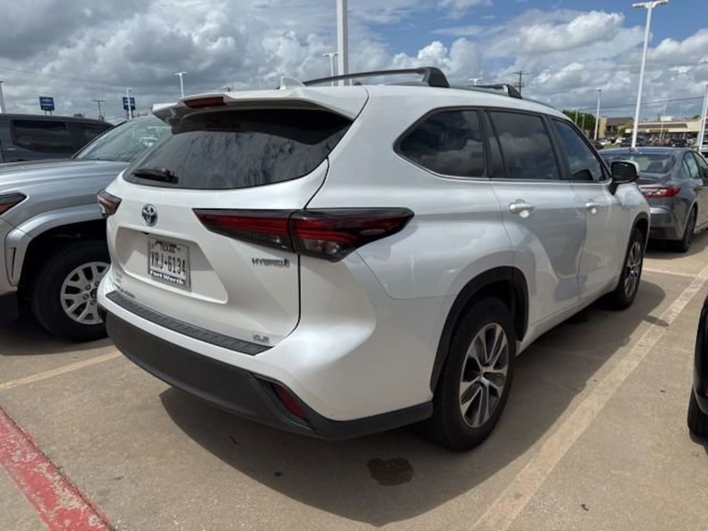 Certified 2024 Toyota Highlander Hybrid XLE SUV