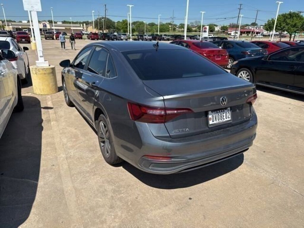 Used 2024 Volkswagen Jetta 1.5T SE Sedan