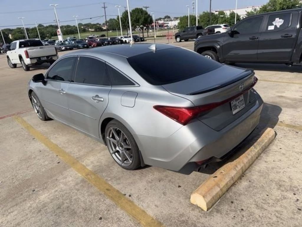 Used 2019 Toyota Avalon XLE Sedan