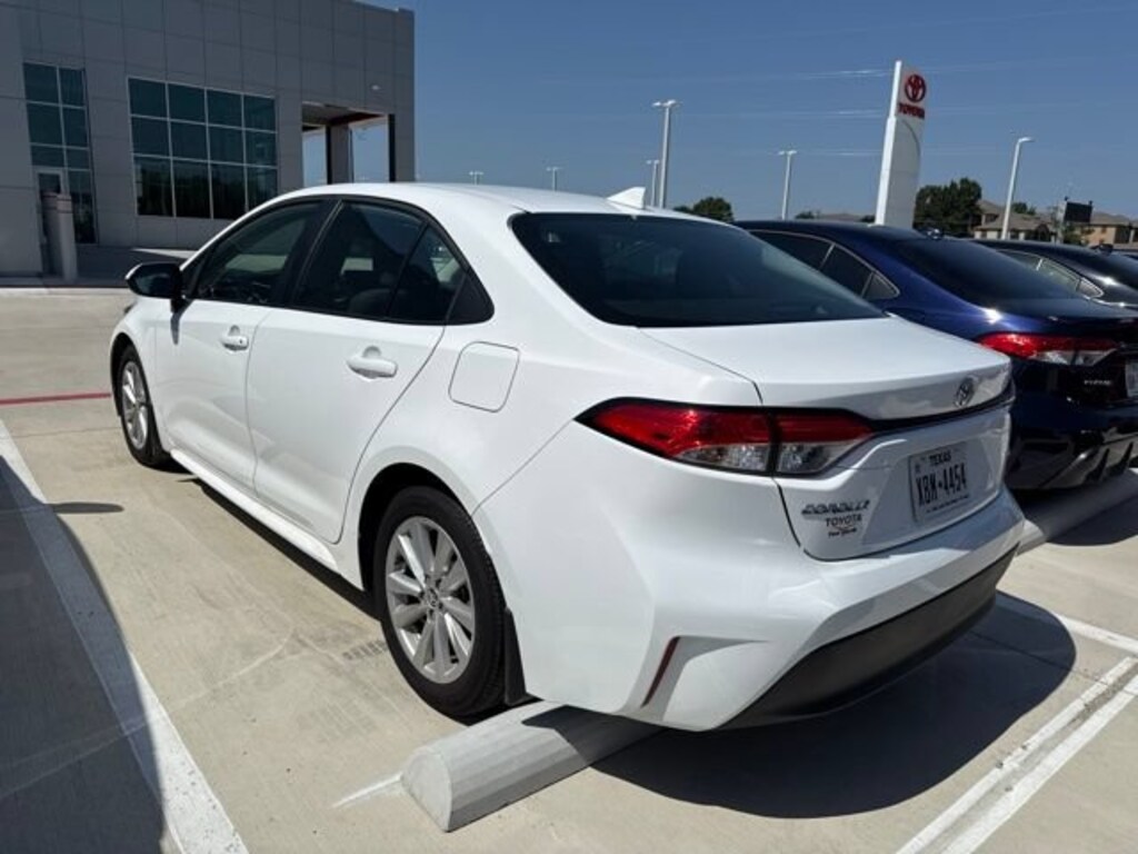Used 2025 Toyota Corolla LE Sedan