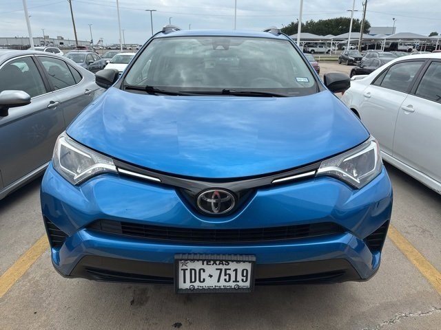 2017 Toyota RAV4 LE photo 2
