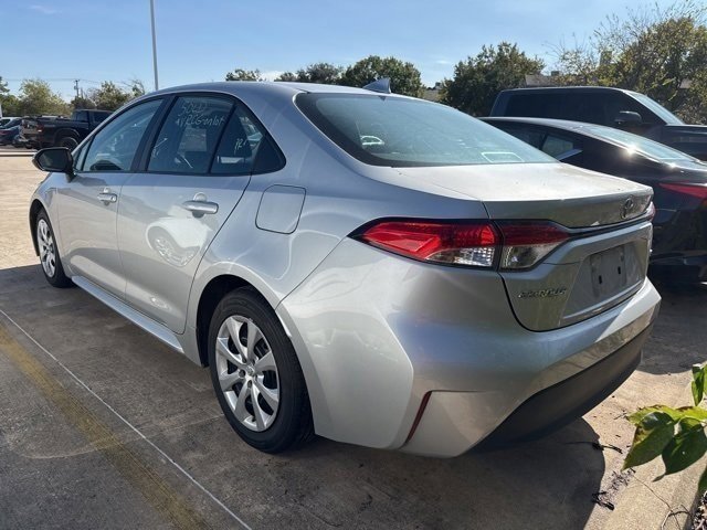 2024 Toyota Corolla LE photo 3