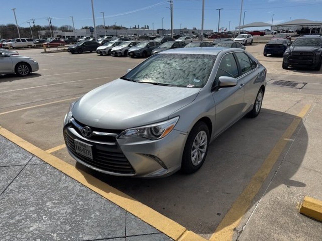 Used 2015 Toyota Camry LE Sedan