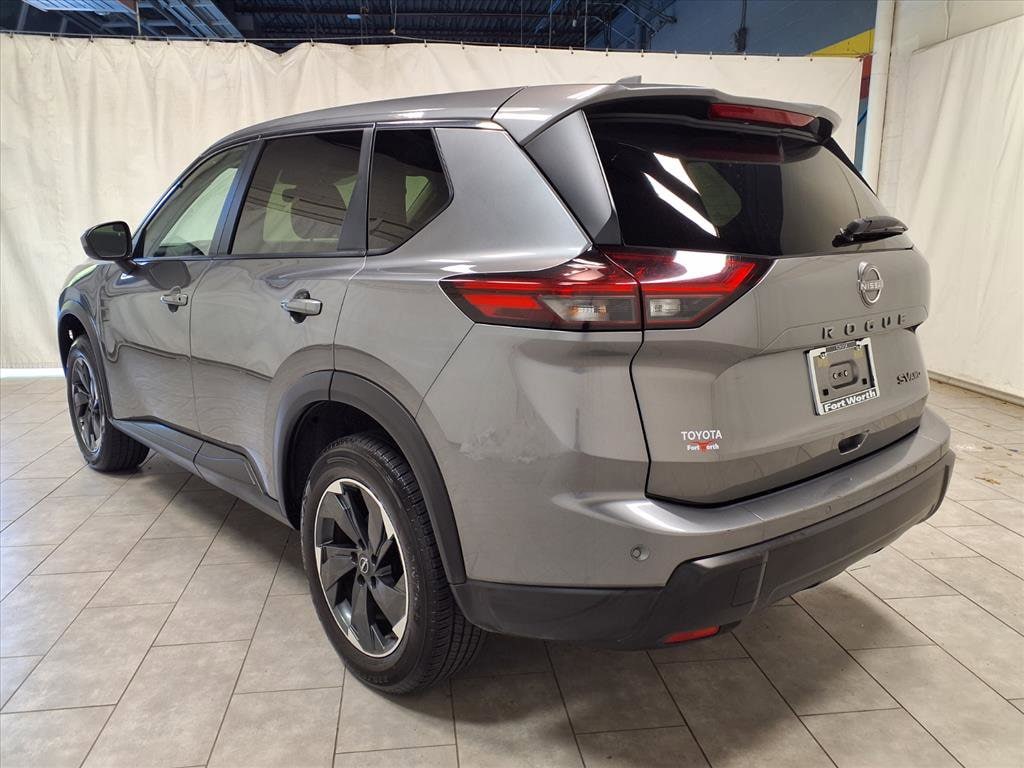 Used 2024 Nissan Rogue SV SUV