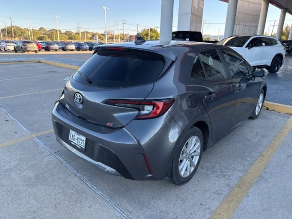 Used 2024 Toyota Corolla Hatchback SE Hatchback