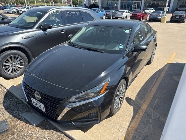 2024 Nissan Altima 2.5 SV photo 2