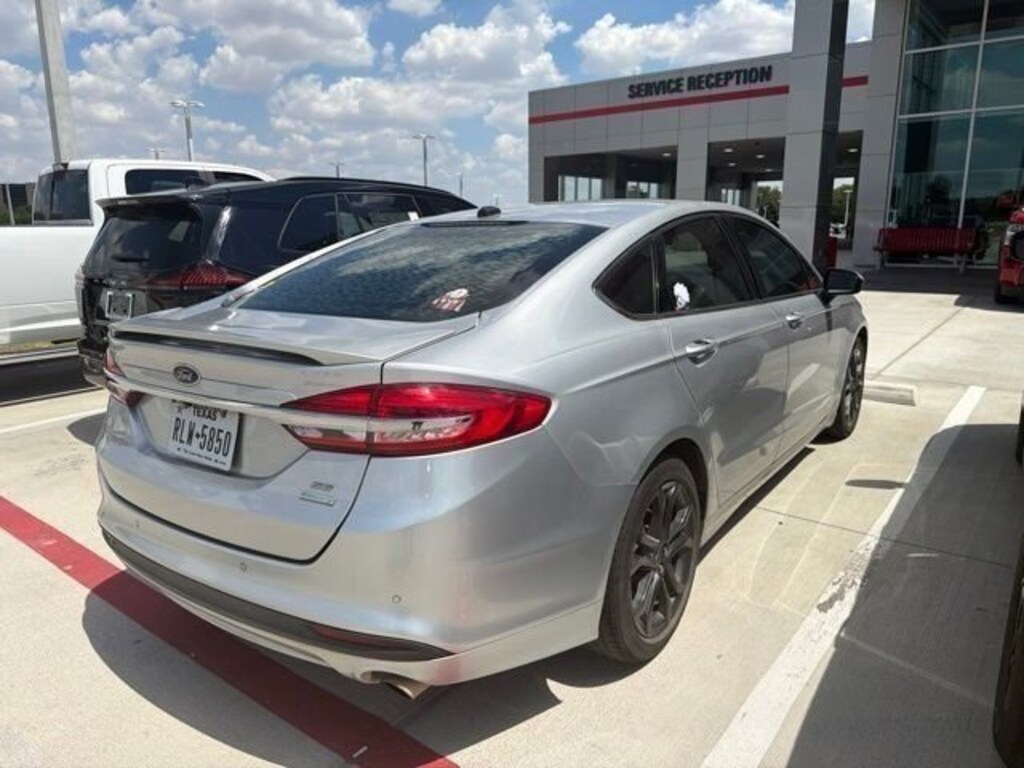 Used 2018 Ford Fusion SE Sedan