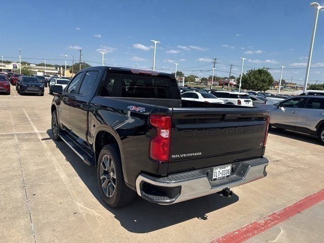2023 Chevrolet Silverado 1500 LT photo 2