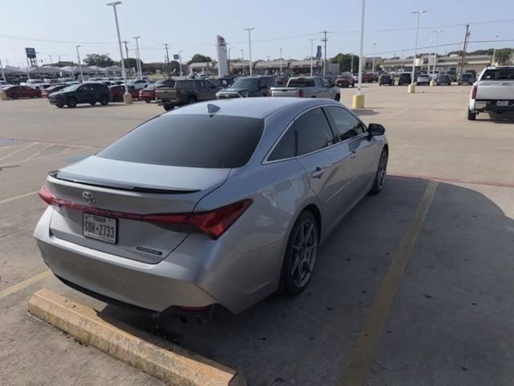 Used 2019 Toyota Avalon XLE Sedan