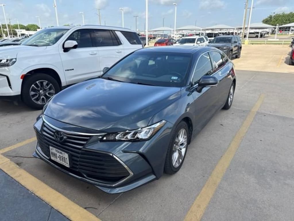 Used 2019 Toyota Avalon XLE Sedan