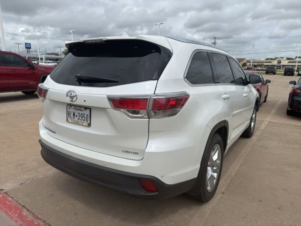 Used 2016 Toyota Highlander Limited Platinum V6 SUV