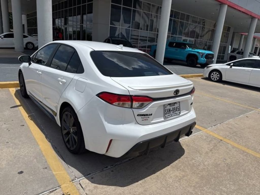 Used 2025 Toyota Corolla SE Sedan