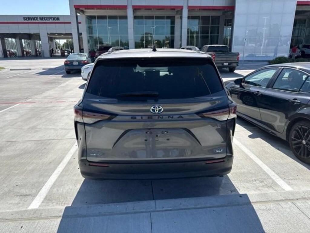 Used 2025 Toyota Sienna XLE 8 Passenger Van Passenger Van