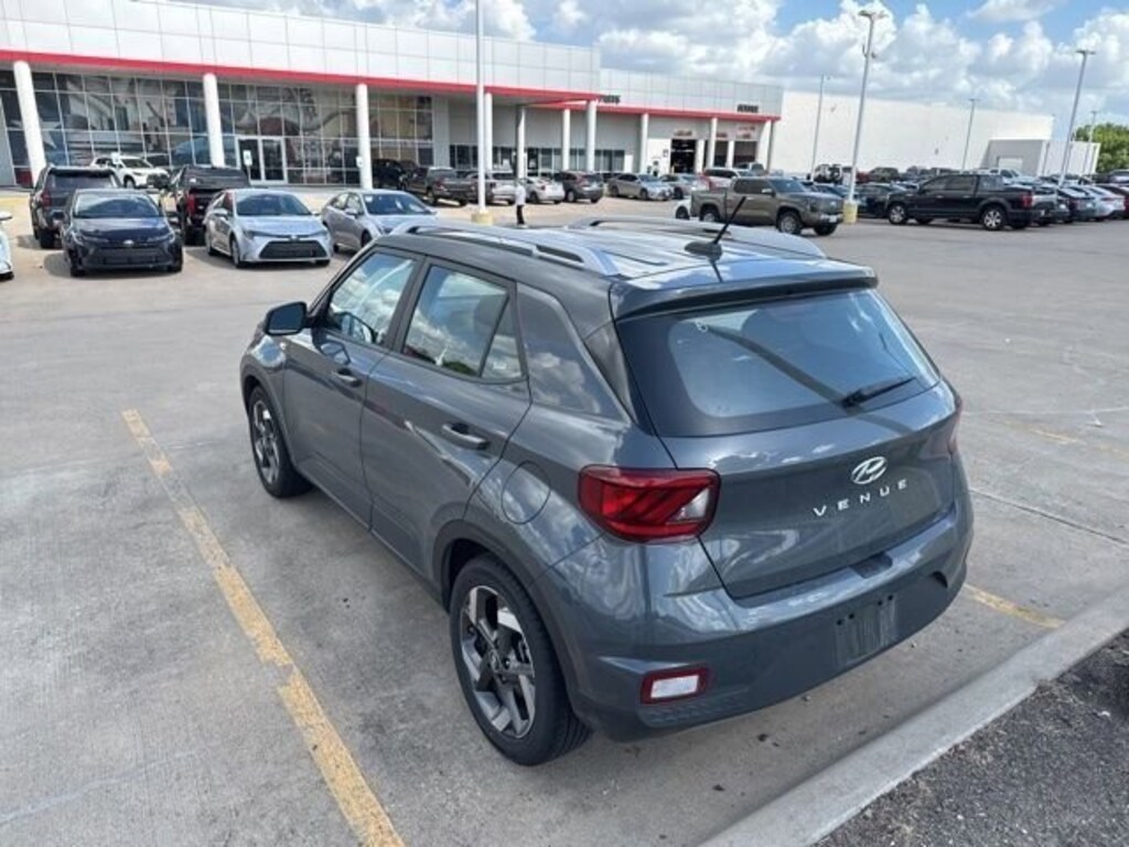 Used 2025 Hyundai Venue SUV