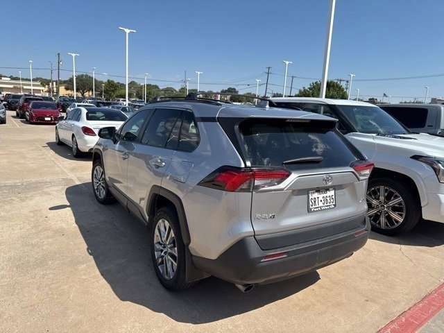 2023 Toyota RAV4 XLE Premium photo 2