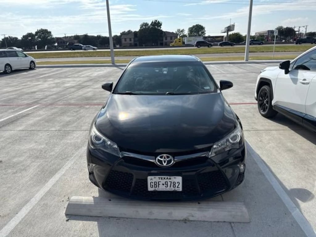 Used 2015 Toyota Camry XLE Sedan