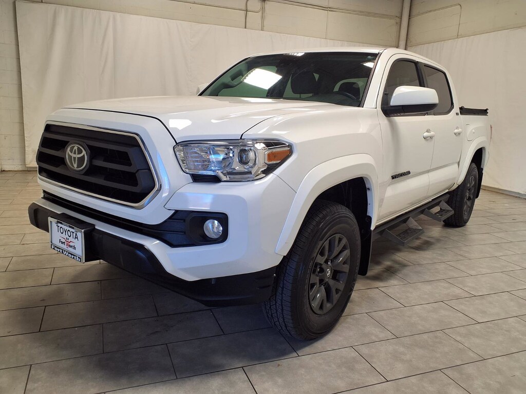 2023 Toyota Tacoma SR5 V6 photo 3