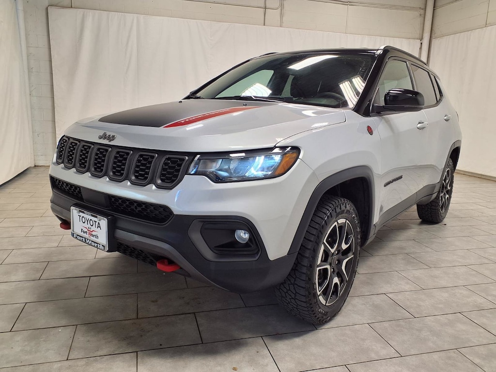 Used 2025 Jeep Compass Trailhawk SUV