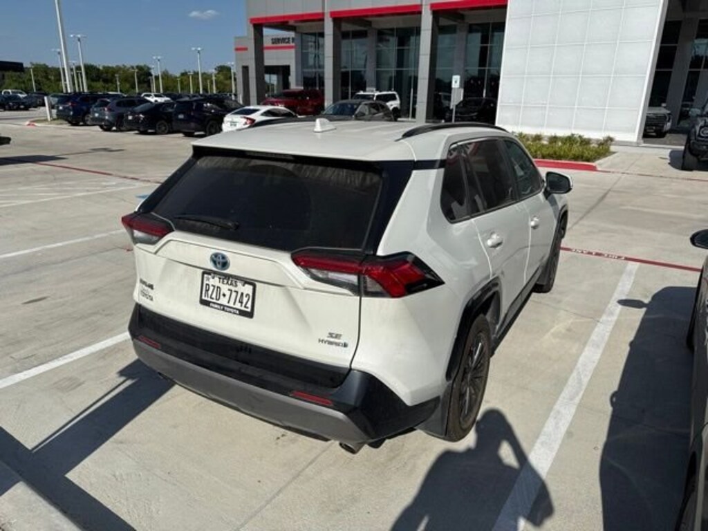 Used 2022 Toyota RAV4 Hybrid SE SUV