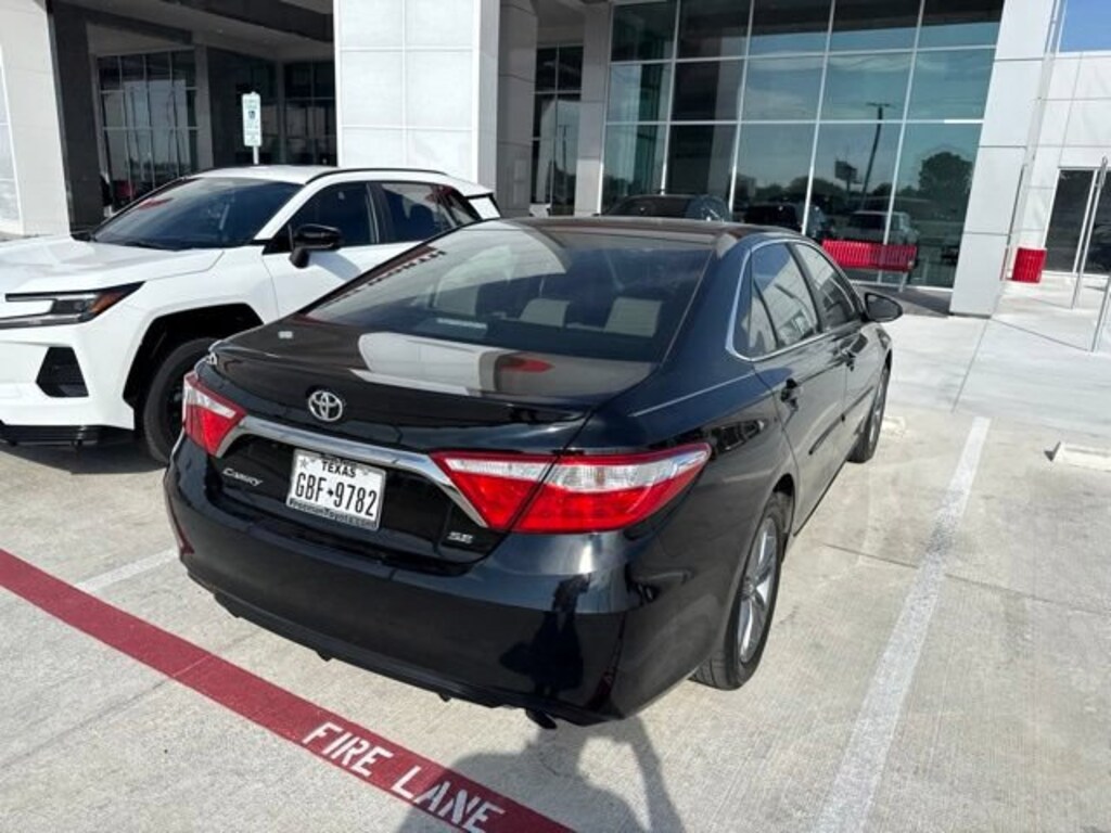 Used 2015 Toyota Camry XLE Sedan