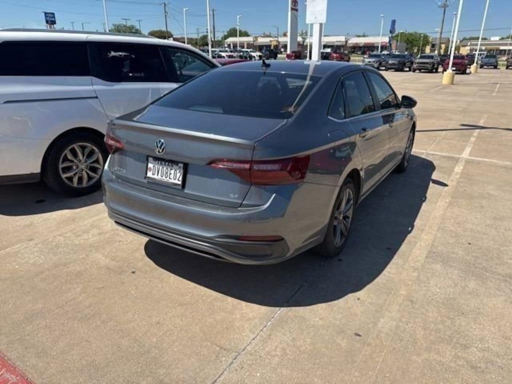 Used 2024 Volkswagen Jetta 1.5T SE Sedan