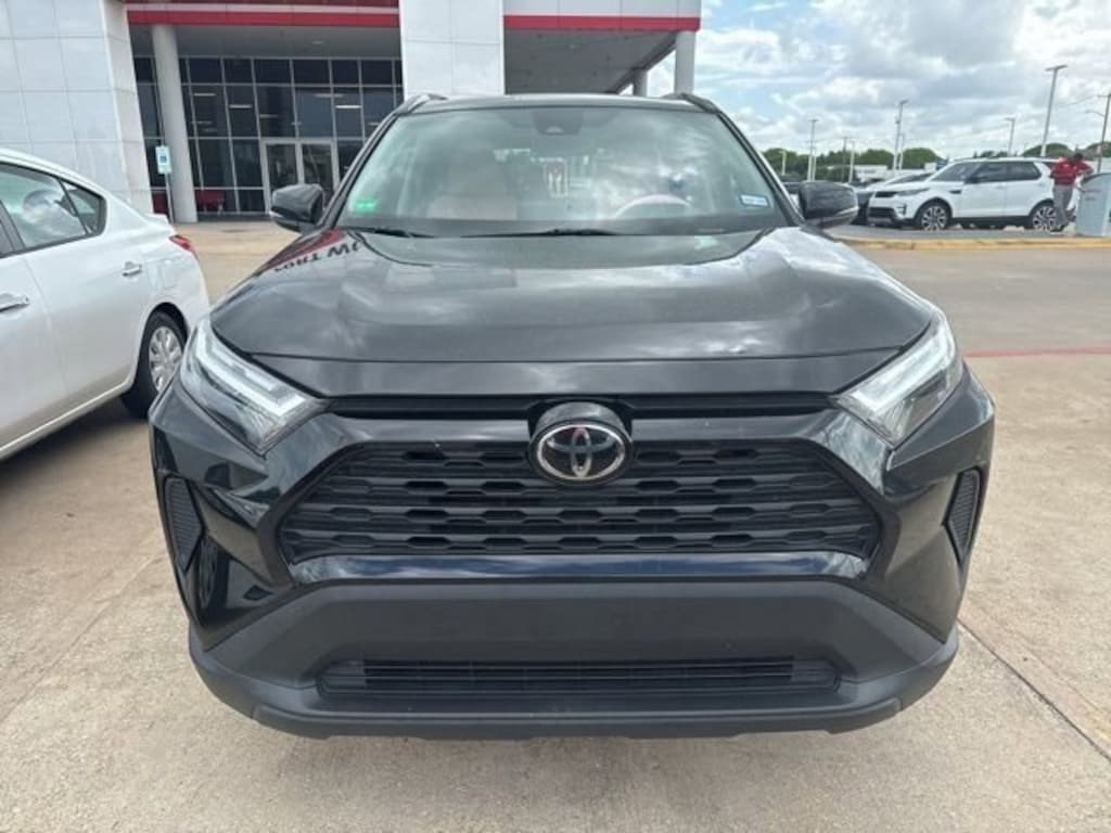 Used 2022 Toyota RAV4 XLE SUV