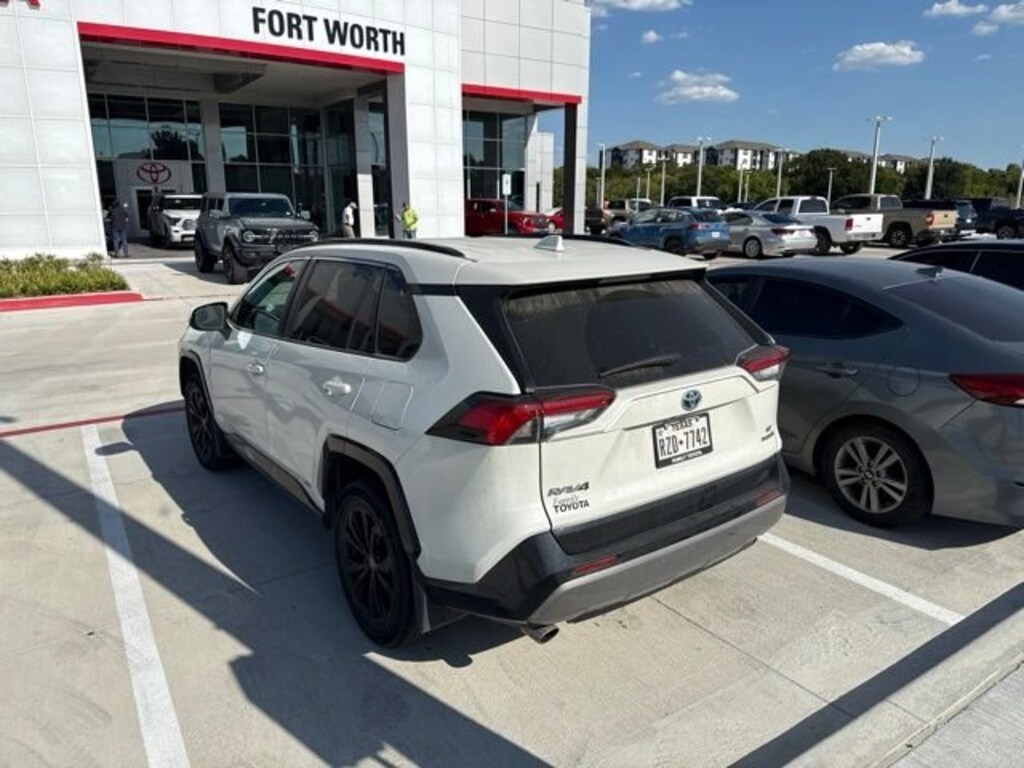 Used 2022 Toyota RAV4 Hybrid SE SUV