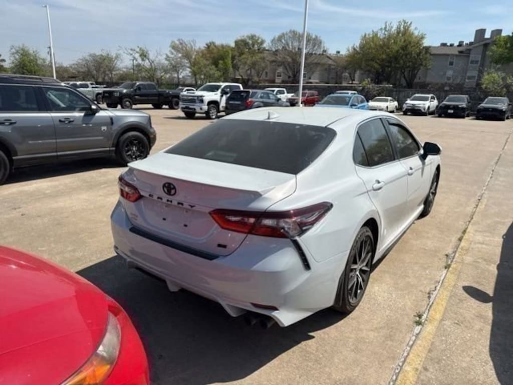 Used 2023 Toyota Camry SE Sedan