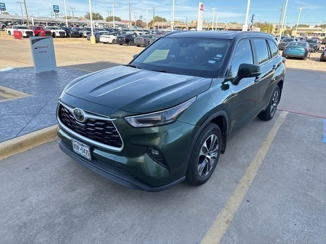 2023 Toyota Highlander L photo 2