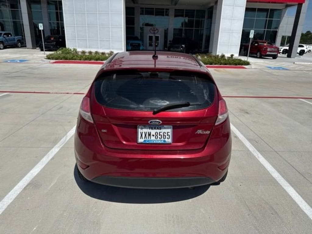 Used 2014 Ford Fiesta SE Hatchback