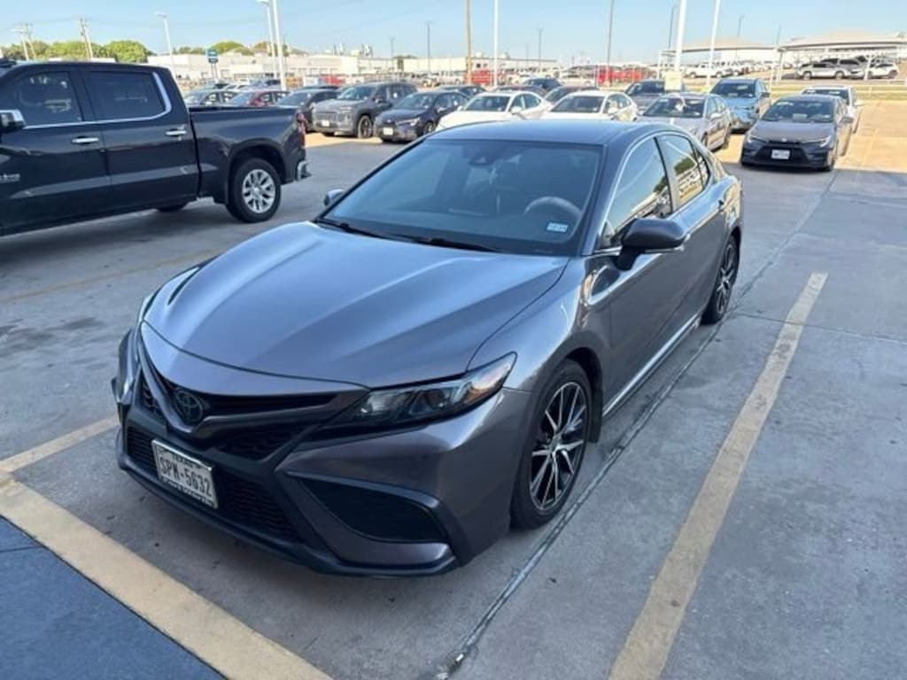 Used 2023 Toyota Camry SE Sedan