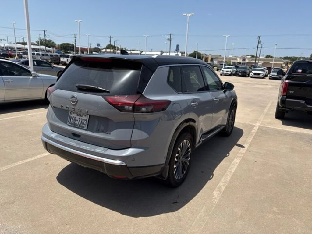 Used 2024 Nissan Rogue Platinum SUV