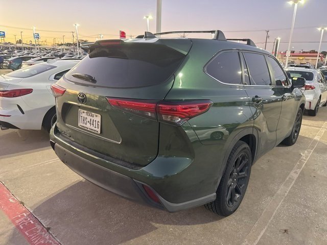 2023 Toyota Highlander L photo 4