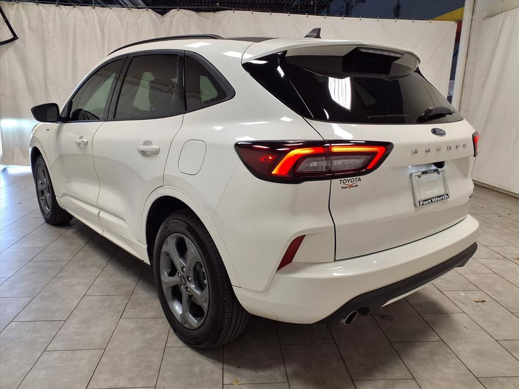 2024 Ford Escape ST-Line photo 4