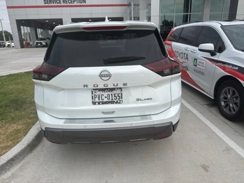 Used 2024 Nissan Rogue SL SUV