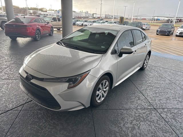 2024 Toyota Corolla LE photo 2